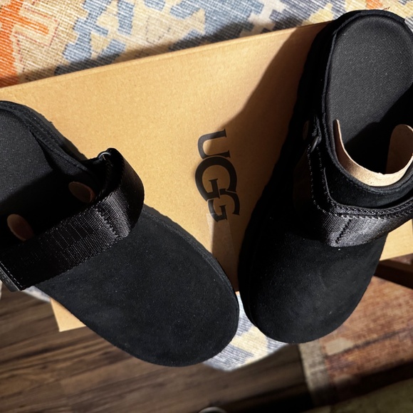 UGG Women's Goldenstar Clog - Picture 3 of 7